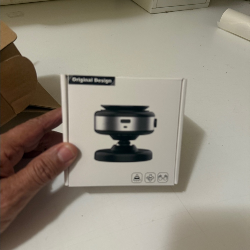 AUTOMOBILE HOLDER Magnetic phone mount, often featuring strong neodymium magnets